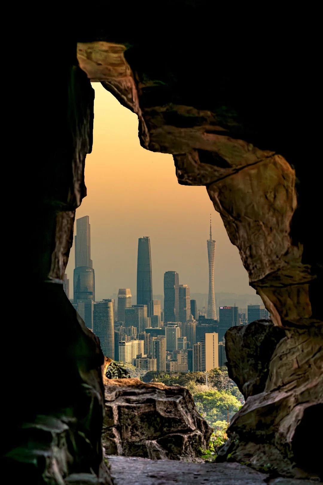 Yunshan Pearl Marks and Western-style buildings and ancestral halls