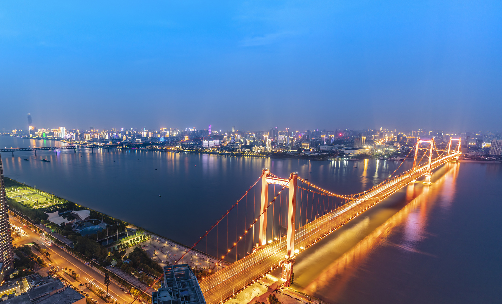 武汉.jpg