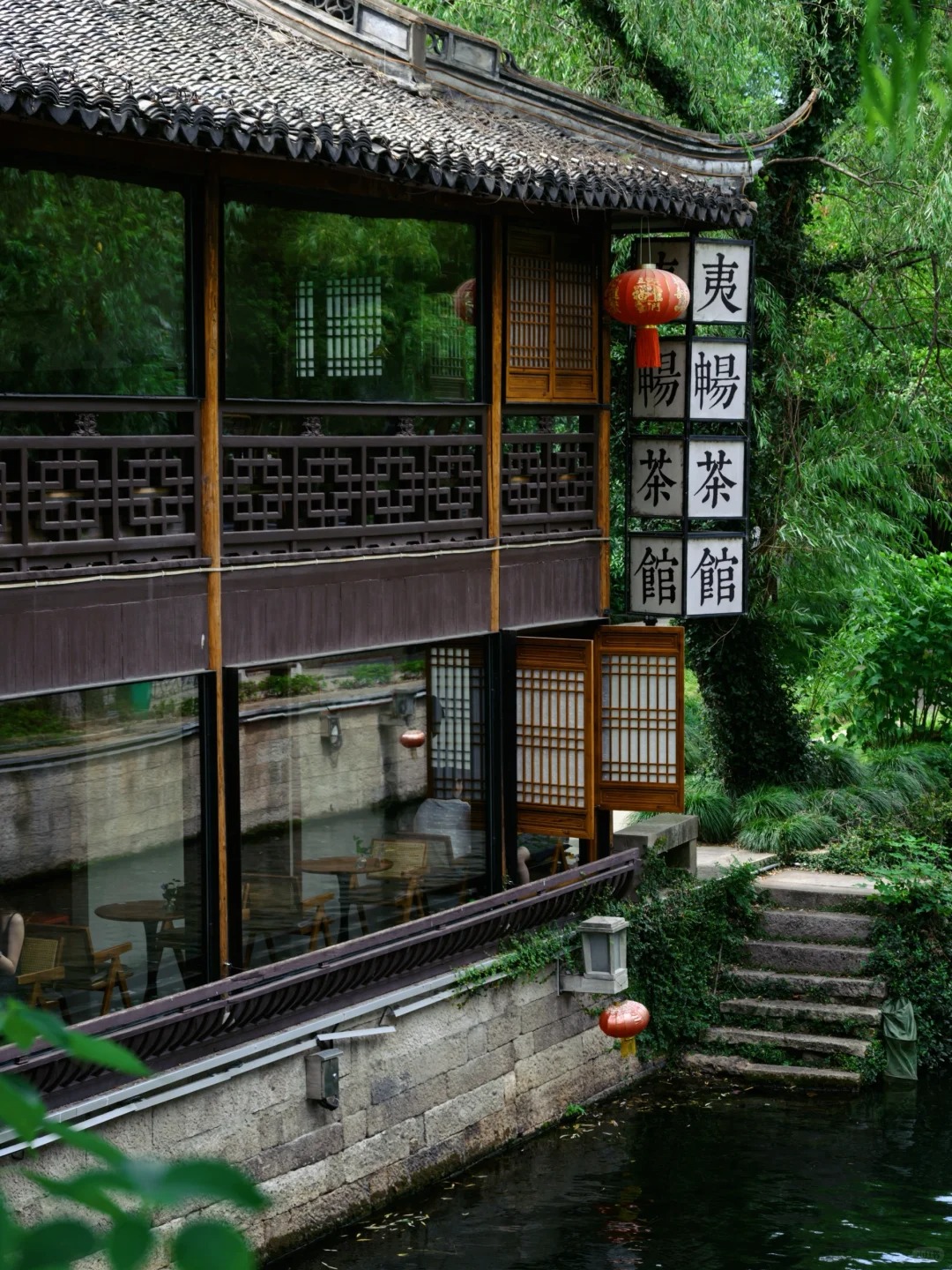 The high-speed rail can reach Shaoxing quickly