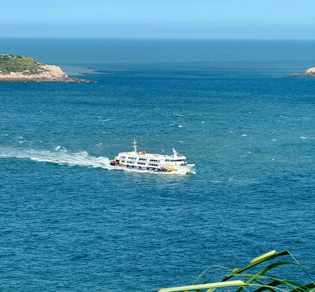 Private yacht island hopping tour - Dongji Island